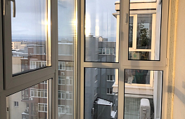 Остекление балкона от пола до потолка. Профиль КВЕ 70 мм, двухкамерный мультифункциональный стеклопакет tab