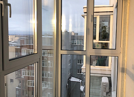 Остекление балкона от пола до потолка. Профиль КВЕ 70 мм, двухкамерный мультифункциональный стеклопакет